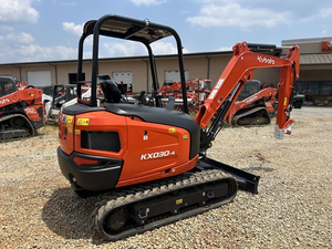 Mini-excavatrice Kubota d'occasion, compacte, sur chenilles, avec godet, pour travaux agricoles, construction et aménagement paysager - Product Image 6