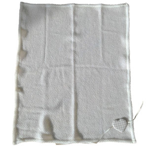 ผ้าพันคอและผ้าคลุมไหล่ถักลายตารางสีงาช้าง - Product Image 3