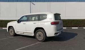 Usado 2023-2024 para SUV Automático 4x4 Asientos de Cuero Control de Crucero Adaptativo Neumáticos R20 Tracción Total Emisión Euro 4 6 Velocidades Volante a la Izquierda - Product Image 4