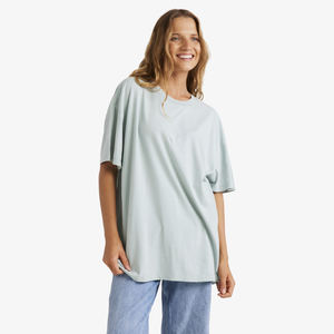 Camiseta de gran tamaño con hombros caídos para mujer, ropa de calle holgada de algodón 100%, camiseta informal en blanco con logotipo personalizado, venta al por mayor de fábrica OEM - Product Image 1