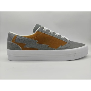Chaussures de skate Eskolo Lo - Gator/Marron - Product Image 1