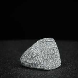 Anillo de cóctel de plata de ley 925 personalizado para hombre con diamante de moissanita VVS, anillo de diseño de moda estilo hip hop. - Product Image 3
