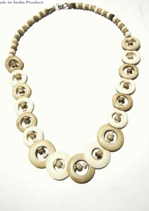 Nouveau collier pendentif en corne de vente chaude à la mode pour femmes, filles et hommes fait à la main à partir de corne de buffle naturelle par glowin fashion - Product Image 5