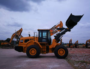 2024 utilisé CAT 420 chargeuse-pelleteuse multifonction avec moteur diesel unique Mini chargeuse avec fixation de godet à vendre - Product Image 3