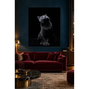 Impression sur toile de chat gris Fida regardant vers le haut sur fond noir - Product Image 4