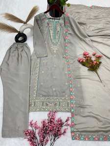 Traje Salwar Kameez Churidar de Diseño Étnico Indio Pakistaní, Listo para Usar, con Estampado Digital Modal, en Existencia para Mujer - Product Image 3