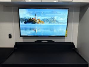 Remolque de Viaje inTechs RV Black Wing 830-X Hauler 2024 2025 a Precio Económico para Campamentos Móviles - Product Image 3