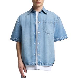 ชุดลำลองผู้ชายสไตล์สตรีทแวร์ พร้อมโลโก้แบบกำหนดเอง แจ็คเก็ตเดนิมปะติดแบบดิสเทรส และชุดกางเกงขาสั้นเดนิมสองชิ้น สำหรับฤดูหนาว ออกแบบโดยผู้ผลิต - Product Image 3