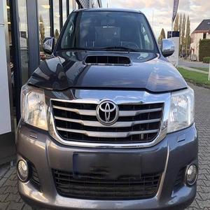 Camioneta Hilux LHD Turbo 2014 en Excelente Estado con Asientos de Cuero, Faros LED, Aire Acondicionado y Luces de Circulación Diurna - Product Image 1