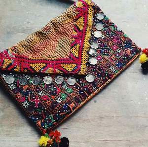 Usando bordado bolsos únicos mejor estilo bohemio bordado trabajo mano embrague monederos bolsos diseño elegante forro al por mayor - Product Image 6