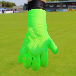 Vente en gros de gants de gardien de but de football en latex et PU confortables protection des mains personnalisée pour le sport paire de gants de football à bas prix - Product Image 4