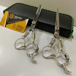 Nouvelle arrivée Ciseaux pour coiffeur en acier inoxydable pur 440C Manche dragon avec lame tranchante et pochette en cuir PU pour barbiers - Product Image 2