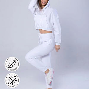 Survêtement court brodé personnalisé pour femmes deux pièces survêtement élégant avec impression de logo personnalisation pour vêtements de sport - Product Image 3