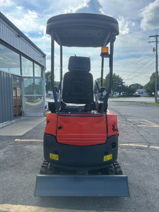 Mini-excavatrice Kubota D902 diesel TYPHON TERROR XVIII de 4 000 lb - Product Image 6