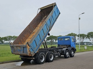 Camion benne manuel en acier MAN F2000 2001 8X4 35.400 d'occasion, volant à gauche, benne à usage intensif, prêt à être expédié. - Product Image 3
