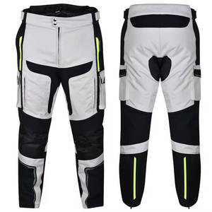 Combinaison textile pour moto de qualité supérieure, conçue pour les motards modernes, avec une coupe classique, un tissu respirant et une construction durable. - Product Image 4