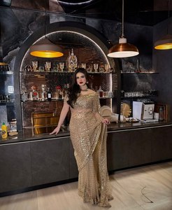 Sari de boda premium con encaje de mariposa suave y adornos para mujer - Product Image 3