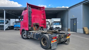 Camión Tractor Volvo FH12 Usado del 2004 / 420hp, Transmisión Automática, Diésel, Tracción 4x2, Asientos con Suspensión Neumática, Emisión Euro 3 - Product Image 2