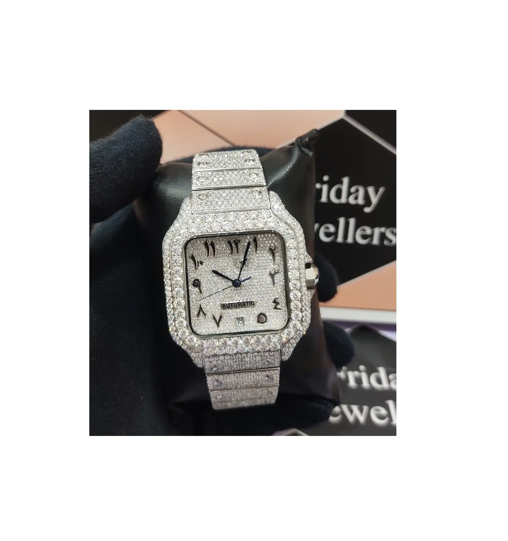 40MM jam tangan berlian desain trendi Tinggi sesuai permintaan untuk uniseks dari produsen India tersedia dengan harga grosir