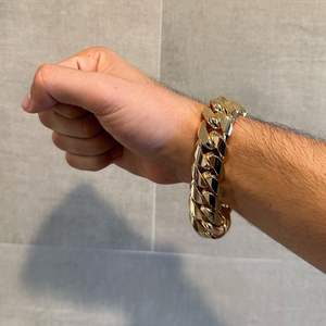 Bracelet cubain glacé en or 10 carats Best Selling Iced Jewelz BR091, 22 mm, moissanite, hip hop, Miami, unisexe - Product Image 3