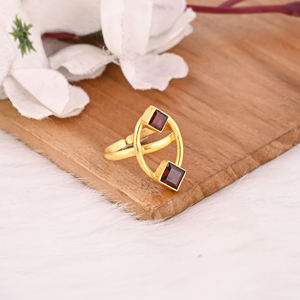 แหวนเงินแท้ 925 ชุบทอง ประดับพลอยโกเมนโมซัมบิก แบบซ้อนได้ ปรับขนาดได้ ขายดีที่สุด สำหรับสวมใส่ที่นิ้ว ขายส่ง - Product Image 2