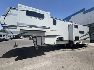 Ventes aux enchères de camping-cars et caravanes d'occasion et neufs 2023 K-e-y-s-t-o-n-e M-o-n-t-a-n-a 3231CK, prêts à être expédiés - Product Image 6