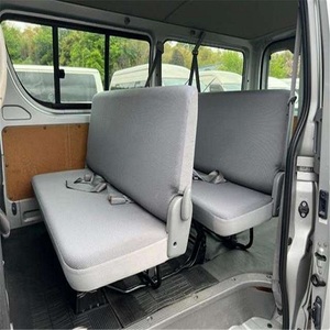 Hia-ce Van 8 places, automatique, essence, pneus R16, sièges en tissu léger, climatisation manuelle, phares halogènes, conduite à gauche - Product Image 2