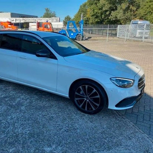 Sedán Clase E Usado 2021, Blanco, Asientos de Cuero Oscuro, 6 Velocidades, Control de Crucero Adaptativo, Transmisión Automática, Techo Solar, LED - Product Image 1