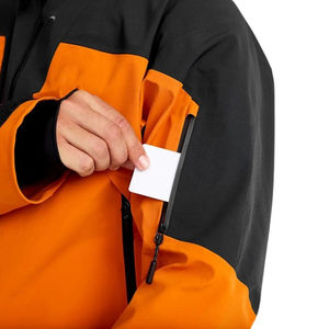 Veste imperméable coupe-vent à coque rigide pour homme avec logo personnalisé Qualité supérieure Légère Durable Veste de mode de plein air - Product Image 4