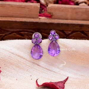 Boucles d'oreilles en pierre d'argent allemande Boucles d'oreilles élégantes pour femmes et filles Bijoux faits à la main Magnifiques boucles d'oreilles en pierre violette pour mariage - Product Image 2