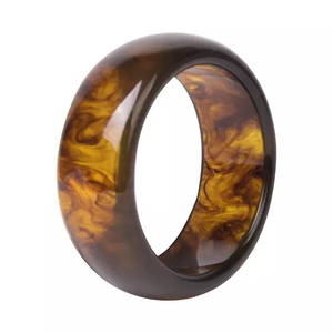 Charme de mode en acrylique transparent pour femmes pour Bracelet main bijoux en résine pour les filles du collège personnalisé en Inde - Product Image 1