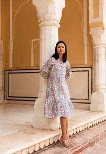 ชุดเดรสลายดอกไม้สไตล์โบฮีเมียน ลิเลีย ผ้าฝ้ายแท้ พิมพ์ลายด้วยมือ สีฟ้าขาว สวมใส่สบายๆ ในฤดูร้อน - Product Image 6