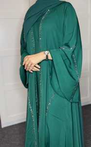 Venta al por mayor personalizado Abaya Turquía ropa islámica de lujo con estilo Petite Abaya mujeres musulmanas vestido Dubai volante mangas satén Abaya - Product Image 3