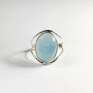 Bague en chalcédoine aqua de designer (5,6 grammes) en or jaune fin avec pierre précieuse pour usage quotidien et promesses, sertie d'une incrustation - Product Image 1