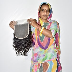 Lot de Cheveux Humains Naturels Vierge Vietnamiens 100% Non Traités, Style Ondes Profondes Lâches, Cuticules Alignées, Ondes Dee Wave 7*7, Vente en Gros - Product Image 1