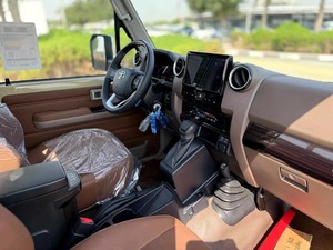 Nuovissimo Toyota Land Cruiser LX 2025, 399 CV, 2 Posti, Benzina, 4 Cilindri, Motore a Sinistra, Trasmissione Manuale - Product Image 2