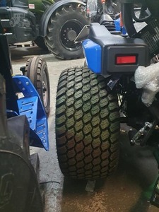 Tracteur à chenilles SOLIS H26 33HP avec moteur et boîte de vitesses - Product Image 4