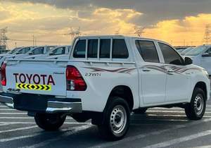 Toyota Hilux en bon état, Toyota Hilux GL 2.7L V4 - 4x4 AWD, peinture d'origine - GCC - Patrol automatique - Product Image 6