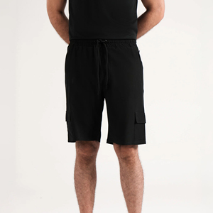 Pantalones cortos Cargo negros para hombre, cómodos y holgados con bolsillos, pantalones cortos de verano de diseño duradero y de alta calidad - Product Image 1