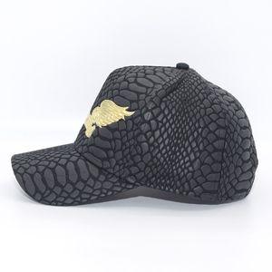 Gorra de béisbol negra de lujo con textura en relieve con logotipo de ala dorada Sombrero de calle Snapback ajustable Premium para hombres y mujeres - Product Image 2