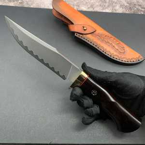 Cuchillo de Supervivencia Artesanal de Acero de Damasco, Hoja Fija Resistente a la Corrosión, Patrón de Pluma, Mango de Madera, Punta de Gota de Grado Industrial - Product Image 5