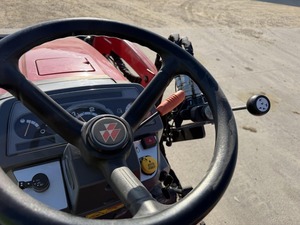 รถแทรกเตอร์ Massey Ferguson GC2400 4x4 พร้อมที่ตัก รถแทรกเตอร์เครื่องยนต์อื่นๆ ราคาถูกและคุณภาพดีที่สุด สำหรับการเกษตร ระดับความปลอดภัยสูง - Product Image 2