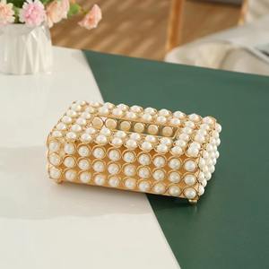 Boîte de rangement pour mouchoirs en tissu moderne, luxueuse, écologique, tendance, en métal doré et perles blanches - Product Image 1