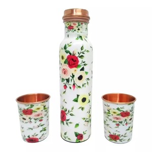 Bouteille en cuivre de vente chaude avec un design attrayant Bouteille d'eau en métal écologique entièrement finie avec couvercle - Product Image 4