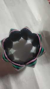 Bracelet de bijoux de mode en résine de couleur fabriquée à la main de qualité supérieure pour femmes d'Inde. - Product Image 3