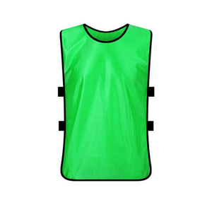 Venta al por mayor 100% Poliéster Numerado Fútbol Entrenamiento Chaleco Baberos Pinnies Jerseys Suministro de fábrica sostenible Servicio OEM disponible - Product Image 1