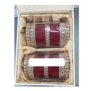 Export qualität Zeitlose Braut <span class=keywords><strong>Chura</strong></span> Design Rote und weiße Armreifen, die den Braut-Look vervollständigen, der zum Verkauf angeboten wird - Product Image 1