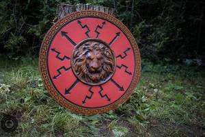 Escudo vikingo de madera y metal Medieval, decoración de pared vikinga, arte de pared de madera hecho a mano, decoración del hogar, regalo del Día del Padre para él, hecho a mano - Product Image 4