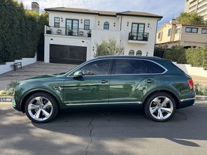 Offre exceptionnelle : Bentley Bentayga Hybride AWD 2020 d'occasion, propre et prêt à être expédié - Product Image 3