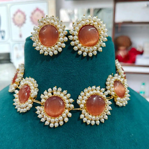 Conjunto de colgante de collar de latón AD étnico de fabricante indio con cadena de hilo de perlas para boda y fiesta de mujer estilo gargantilla - Product Image 1